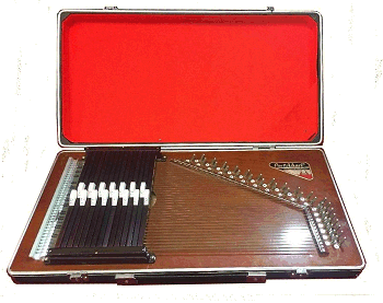 Chromaharp's 15=chord The most common briefcase autoharp, the 15-chord Oscar Schmidt 'Portaharp.' Click for bigger picture